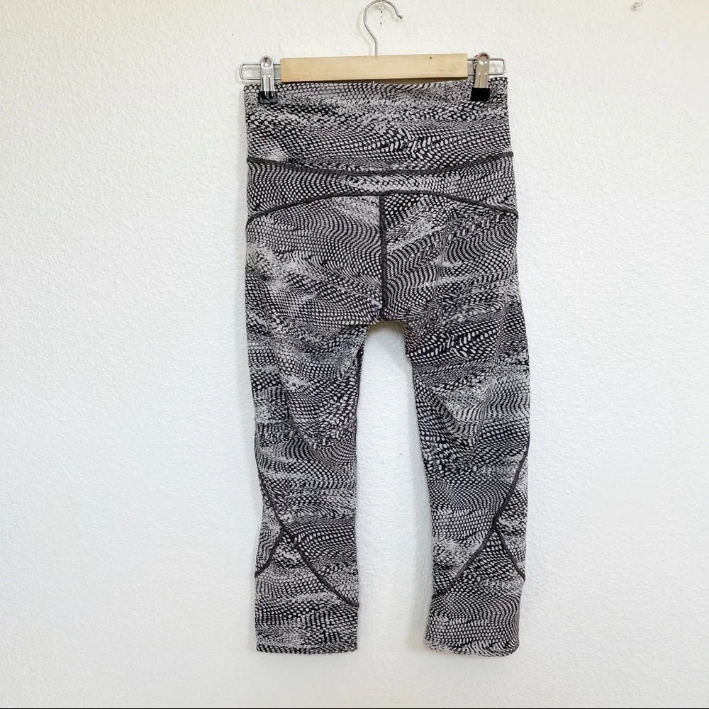 Lululemon- In Movement Crop Everlux 19” In Swerve Vapor Metal Gray -6